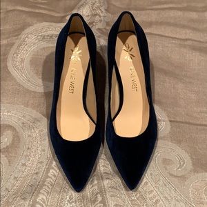 Nine West Navy Blue Suede Heels (7M)